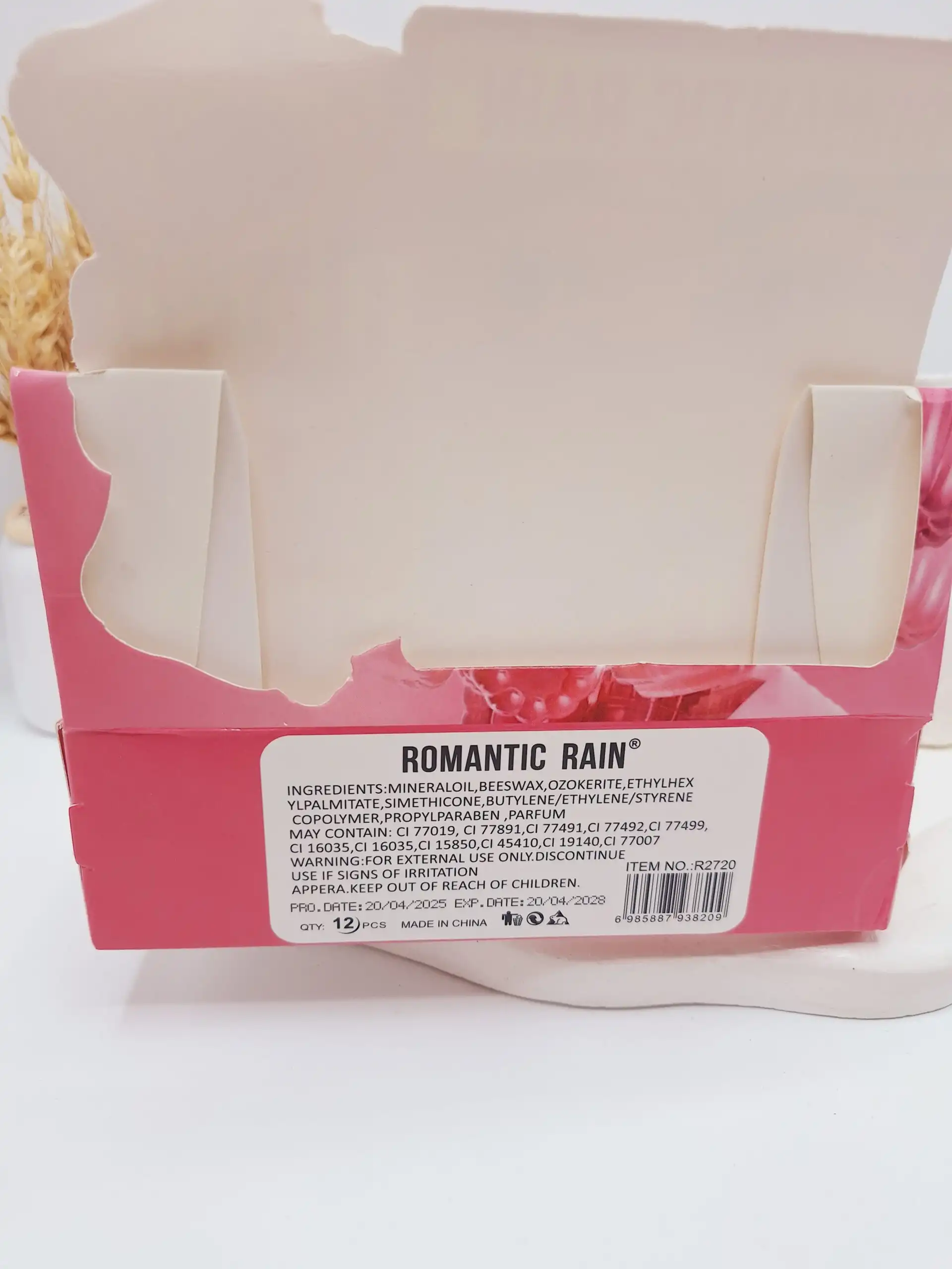 رژ لب کاسه ای نرم طرح ژله ای ROMANTIC RAIN کد 2720رژ لب کاسه ای نرم طرح ژله ای ROMANTIC RAIN کد 2720
